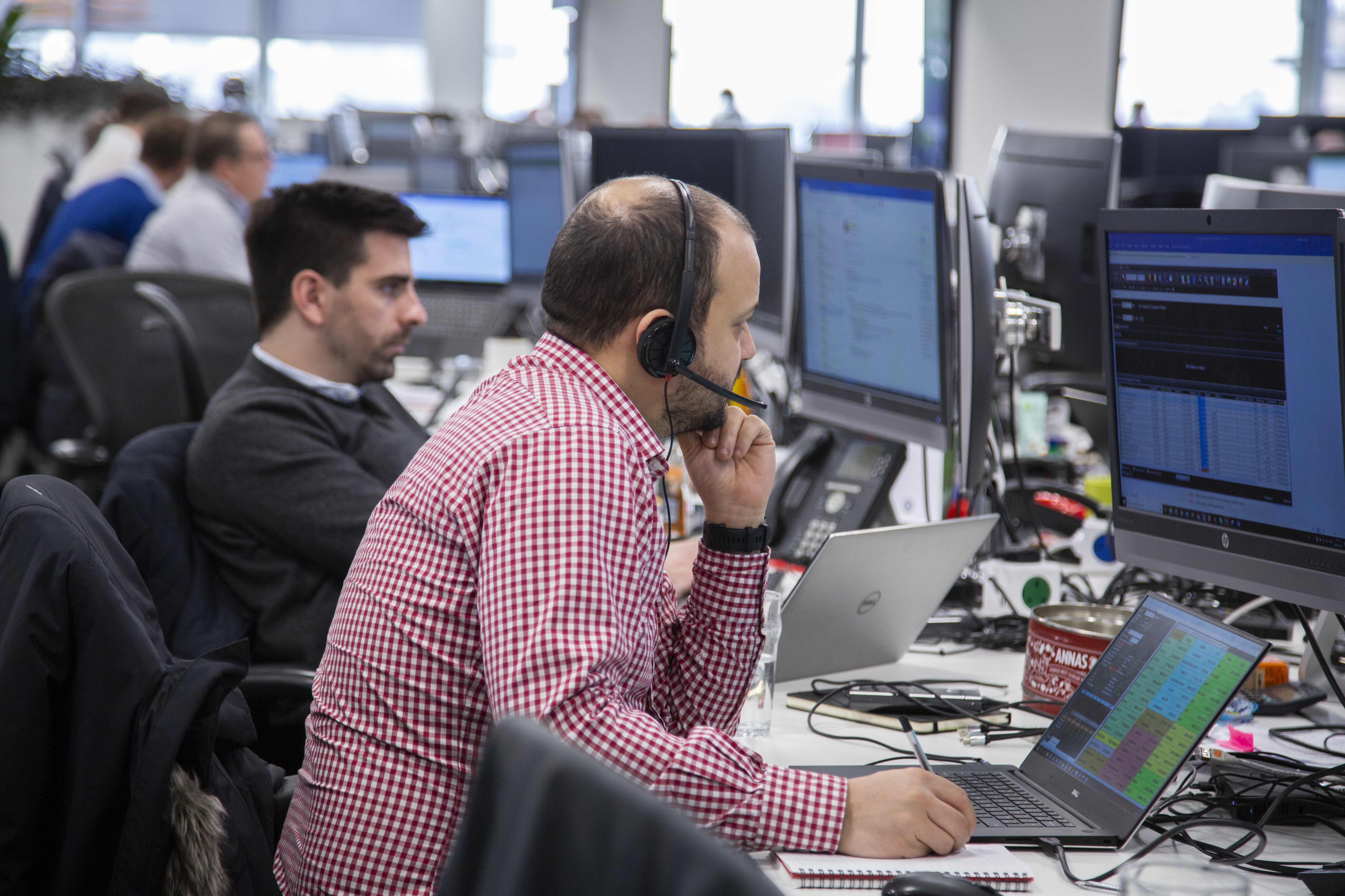 trading-floor-2