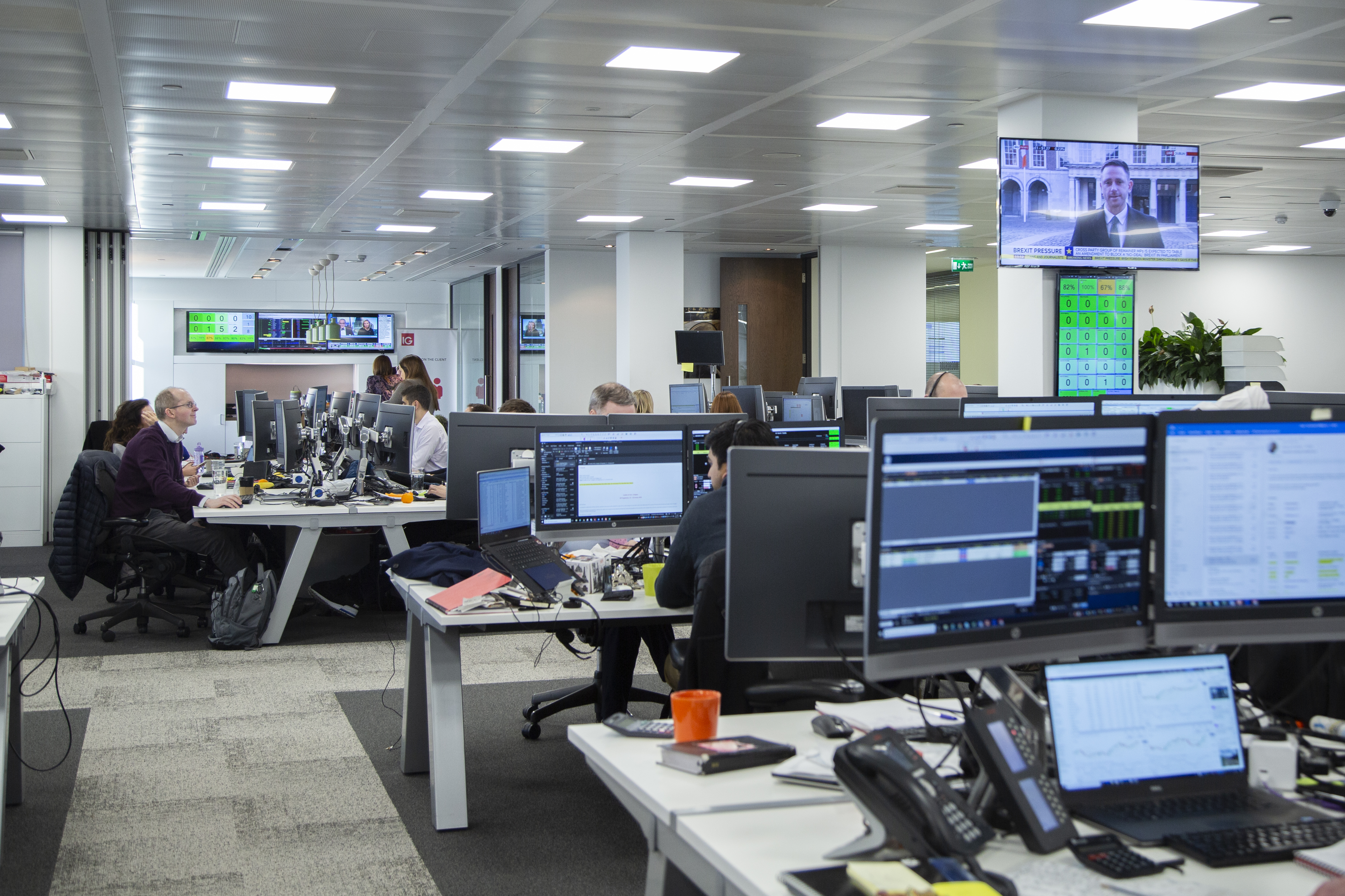 trading-floor-6